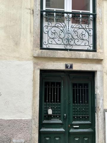 Mourarias Place - Lisboa